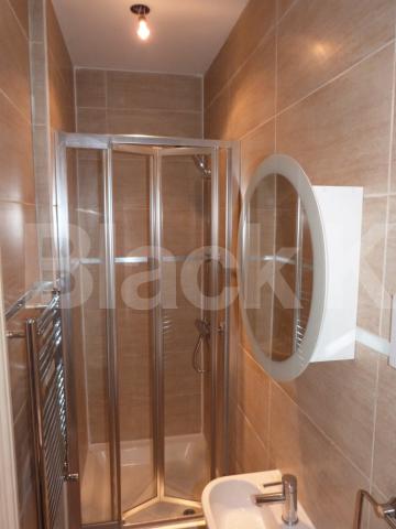 			All Bills Included !, Studio Apartment, 1 bath, 1 reception Flat			 Queens Avenue, Muswell Hill